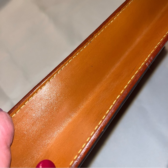 ❌SOLD❌ Louis Vuitton Cognac Brown Epi Leather Pochette Envelope Clutch EUC - Picture 13 of 17